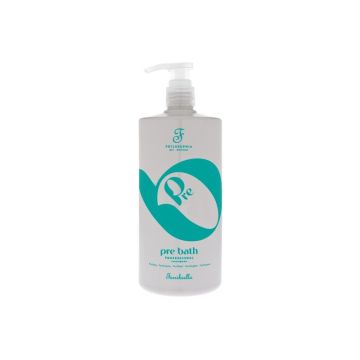 Trattamento Pre Bath deterge e purifica in profondità ad azione idratante e ristrutturante per cani 1 l